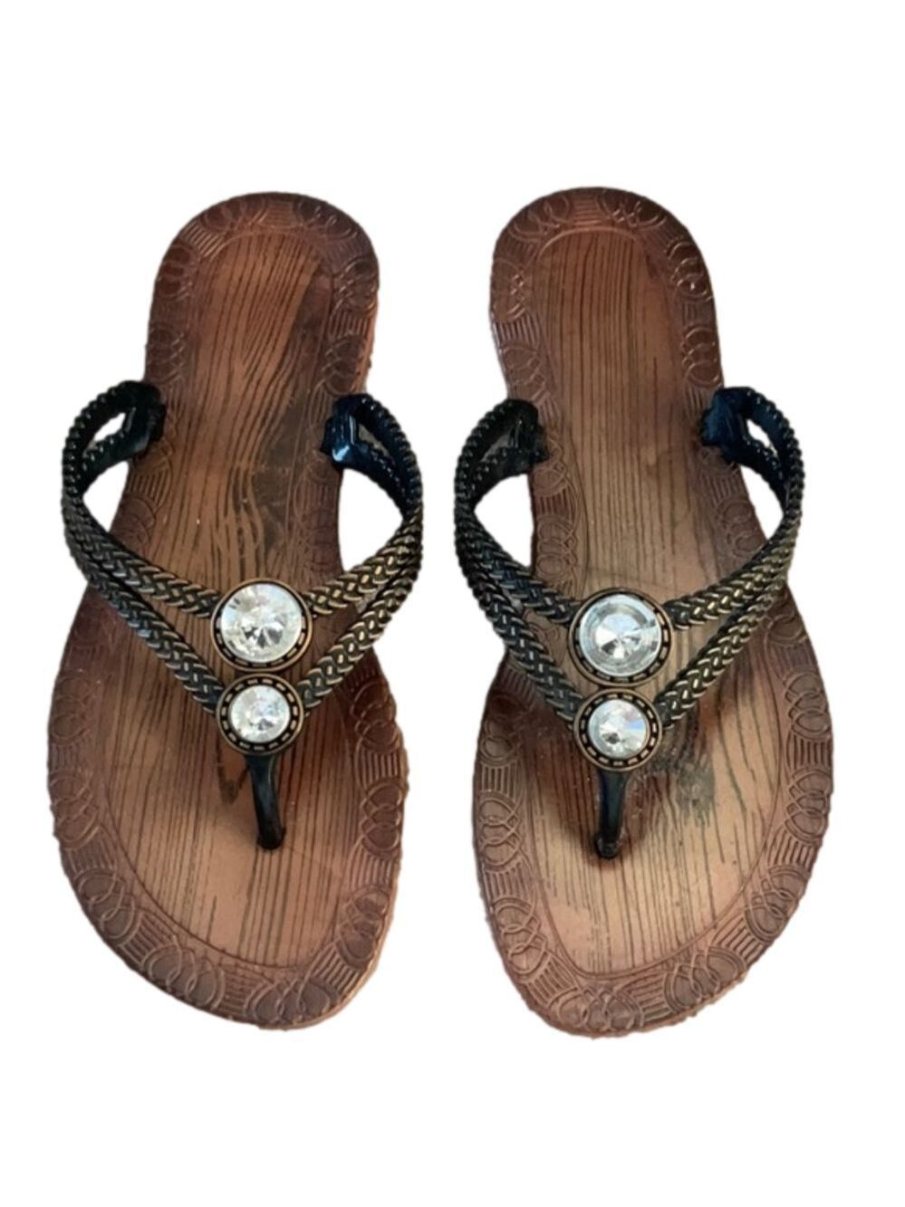 RUBBER WOOD GRAIN LOOK SANDLE WITH BRASS BROWN WOVEN LOOK TOP WITH STONES US 7.5